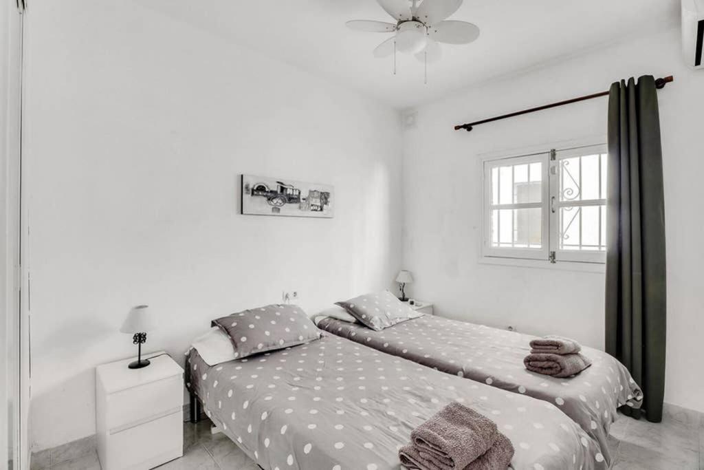 Capistrano Village, 1 Bedroom + Free Wi-Fi Nerja Exteriör bild