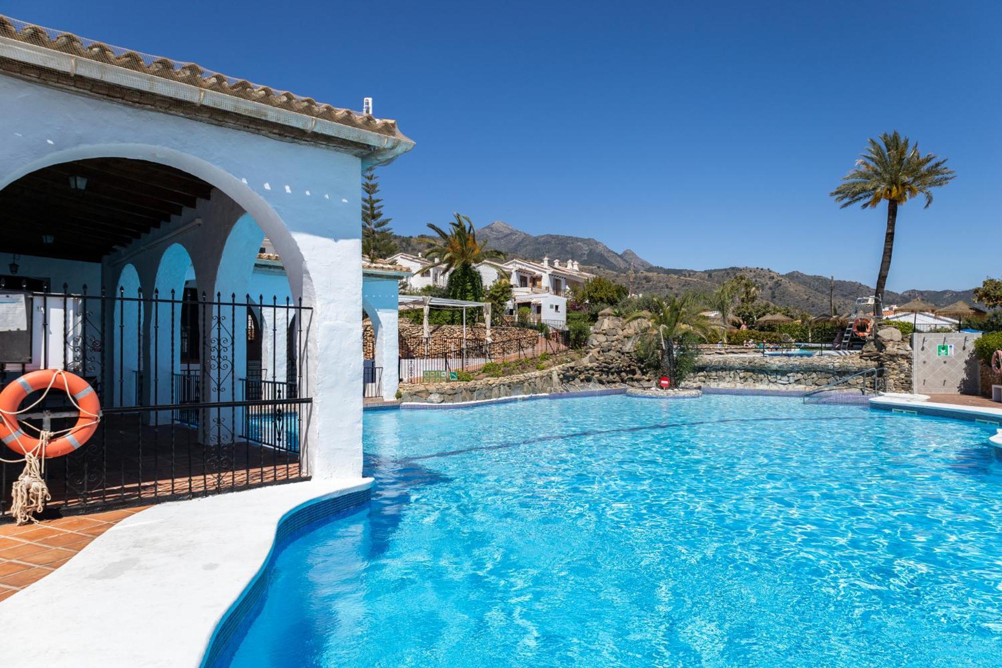 Capistrano Village, 1 Bedroom + Free Wi-Fi Nerja Exteriör bild