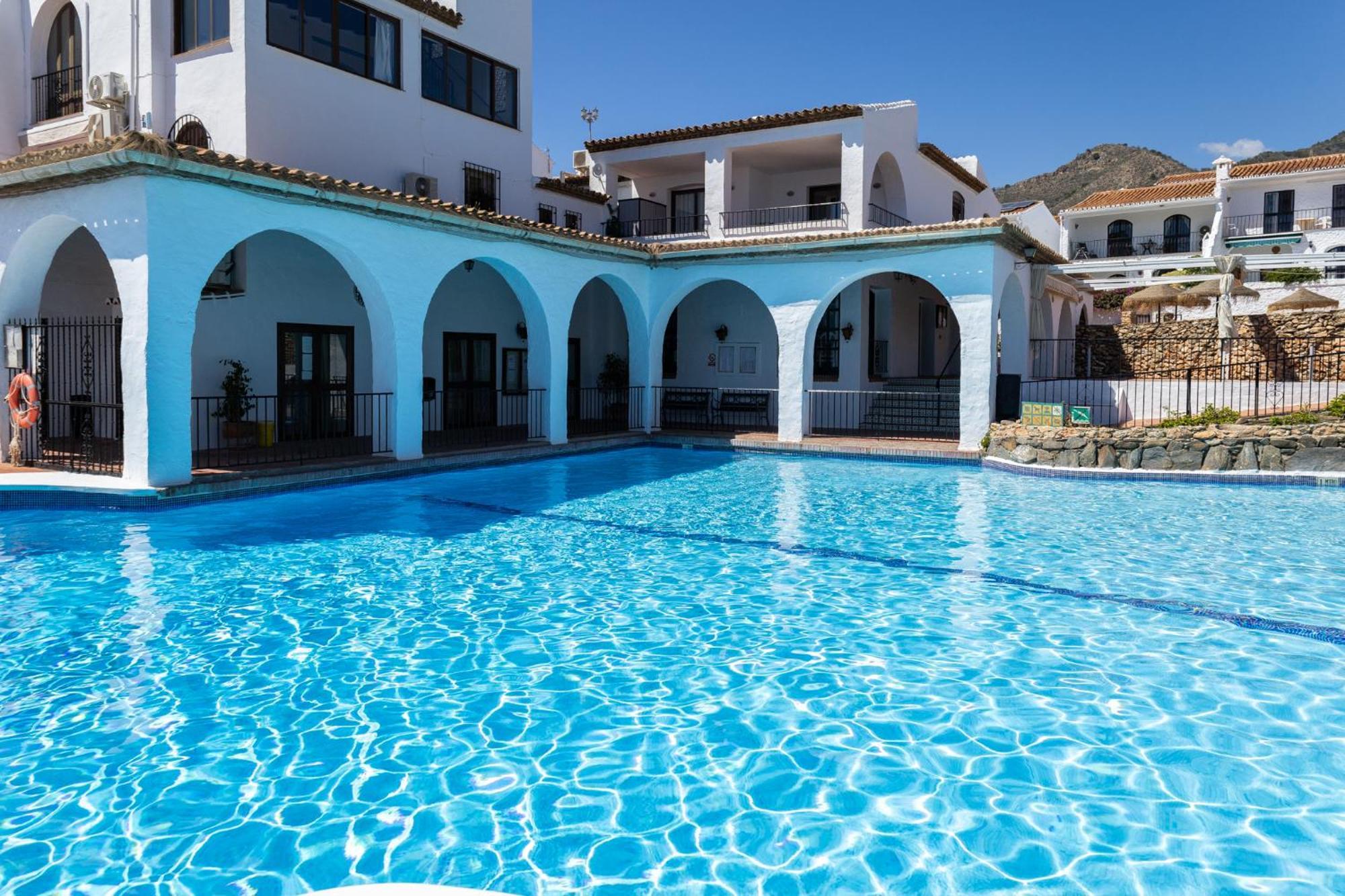 Capistrano Village, 1 Bedroom + Free Wi-Fi Nerja Exteriör bild